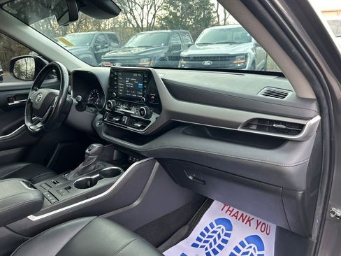 Used 2022 Toyota Highlander XLE image 46