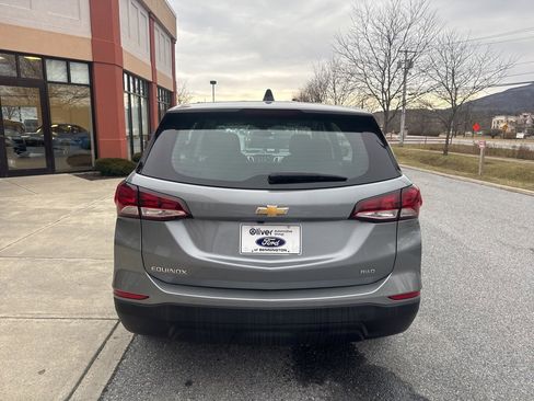Used 2023 Chevrolet Equinox LS image 6