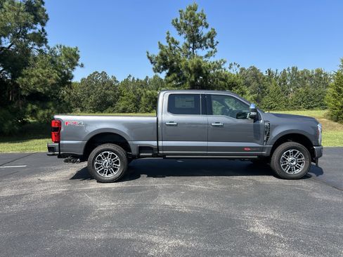New 2026 Ford F250 Platinum w/ Platinum Plus Package AWD/4WD image 8