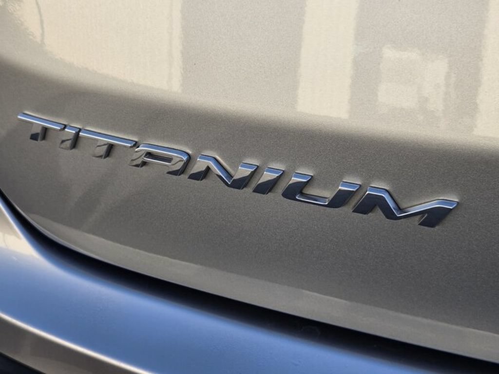 Used 2024 Ford Edge Titanium AWD/4WD image 30