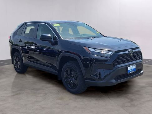 Used 2023 Toyota RAV4 LE FWD image 3
