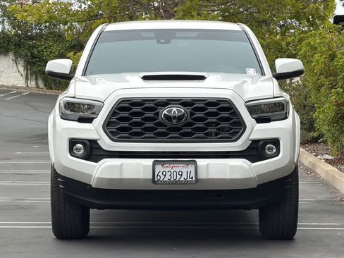 Used 2021 Toyota Tacoma TRD Sport w/ Technology Package RWD image 10