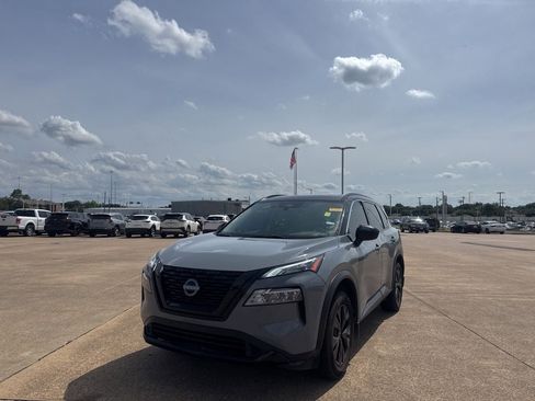 Certified 2023 Nissan Rogue SV w/ SV Premium B Package FWD image 7