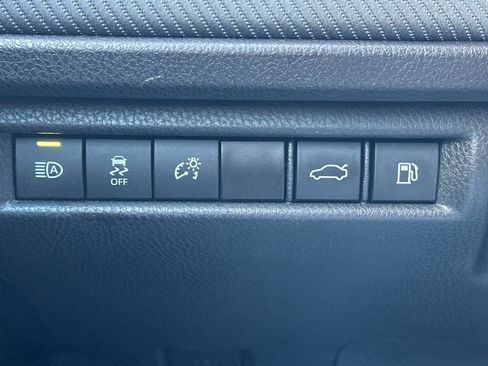Used 2025 Toyota Camry SE FWD image 30