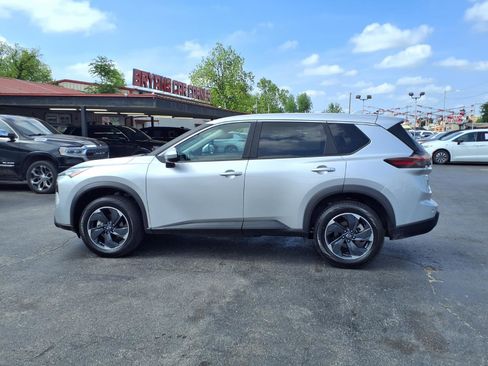 Used 2025 Nissan Rogue SV FWD image 16