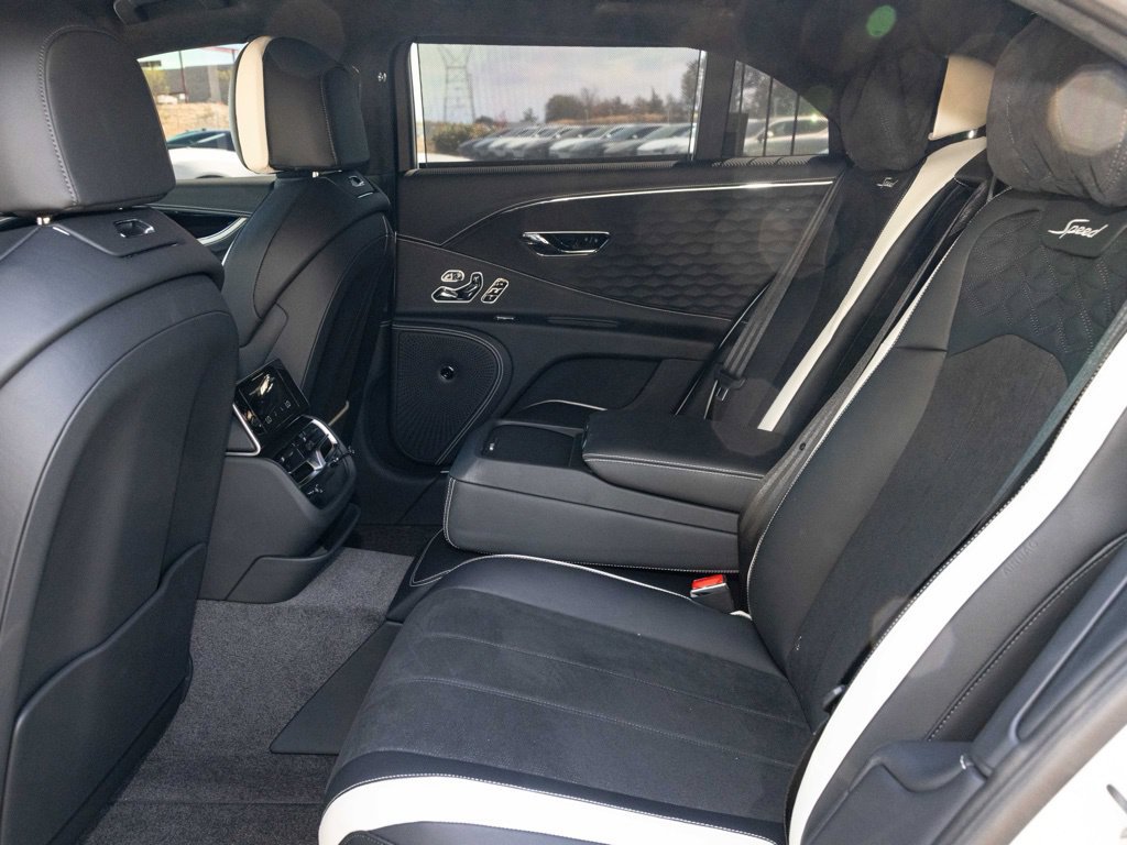 Used 2025 Bentley Flying Spur Plug-In Hybrid AWD/4WD image 56