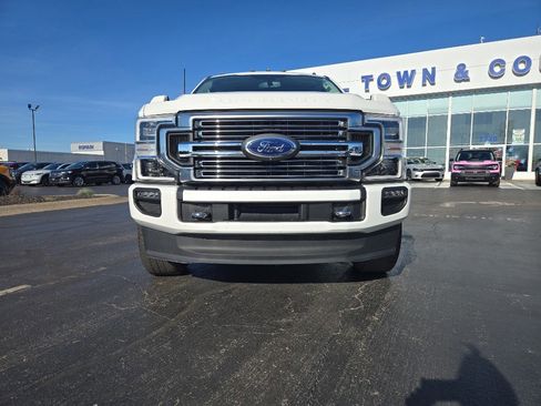 Used 2021 Ford F250 Limited image 2