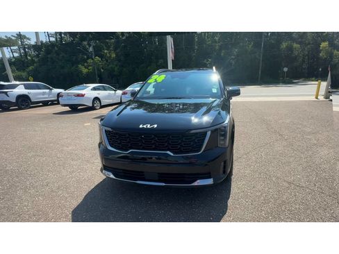 Used 2024 Kia Sorento S FWD image 7