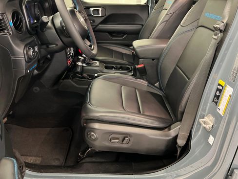 Used 2024 Jeep Wrangler Unlimited Rubicon 4xe w/ Convenience Group image 18