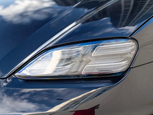 Used 2025 Porsche Macan Electric image 28