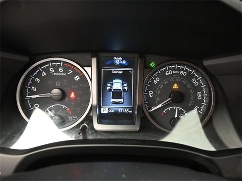 Used 2023 Toyota Tacoma TRD Off-Road w/ Technology Package image 16