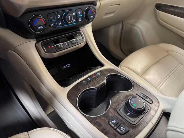 Used 2021 GMC Acadia Denali w/ Denali Technology Package FWD image 18