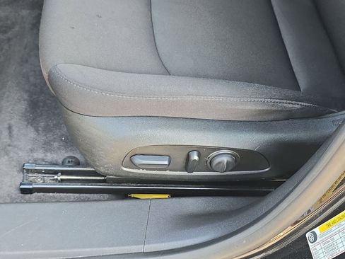 Used 2023 Chevrolet Malibu LT FWD image 18