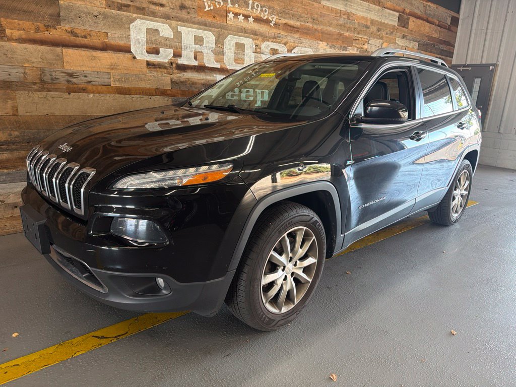 Used 2018 Jeep Cherokee Limited AWD/4WD image 2
