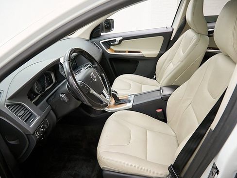 Used 2017 Volvo XC60 T5 Inscription w/ Preferred Option Package image 14