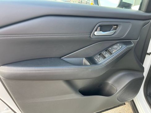 Used 2026 Nissan Rogue SL AWD/4WD image 18