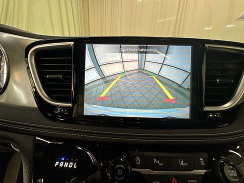 Used 2026 Chrysler Pacifica Limited w/ S Appearance Package FWD image 20