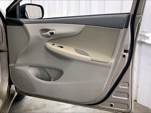 Used 2009 Toyota Corolla LE w/ All Weather Guard Pkg FWD image 21