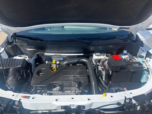 Used 2025 Chevrolet Equinox LT FWD image 33
