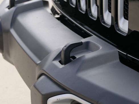 Used 2022 Jeep Wrangler Unlimited Sahara w/ Cold Weather Group image 8