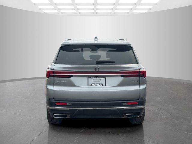 Used 2025 Buick Enclave Preferred AWD/4WD image 6