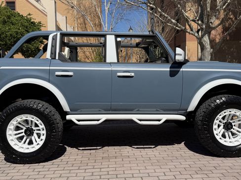 Used 2025 Ford Bronco Outer Banks image 12