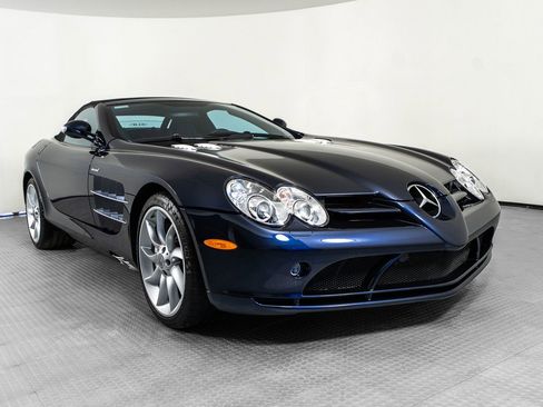 Used 2008 Mercedes-Benz SLR image 11
