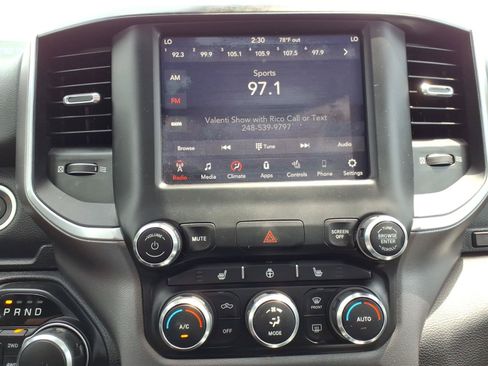 Used 2019 RAM 1500 Big Horn AWD/4WD image 17