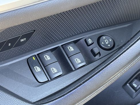 Used 2022 BMW i4 eDrive40 w/ M Sport Package image 15