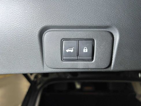 Used 2023 Nissan Rogue SL w/ SL Premium Package FWD image 17