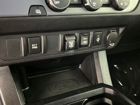 Used 2019 Toyota Tacoma TRD Off-Road RWD image 37