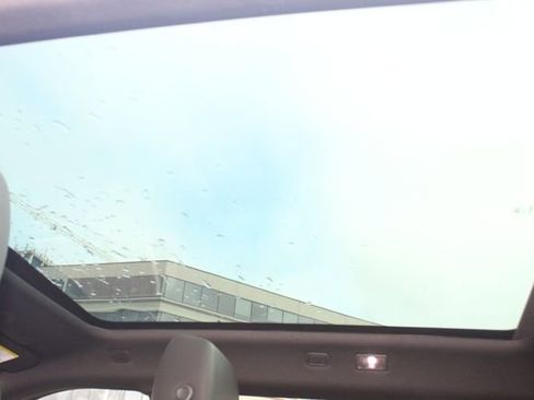 Used 2022 Land Rover Range Rover Evoque R-Dynamic S image 25