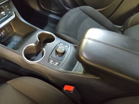 Used 2019 GMC Terrain SLE w/ Driver Convenience Package image 26