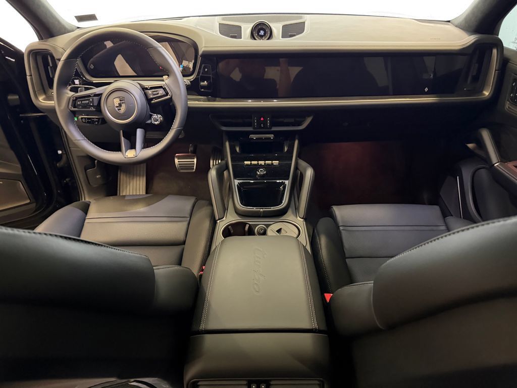 Certified 2025 Porsche Cayenne Turbo AWD/4WD image 17