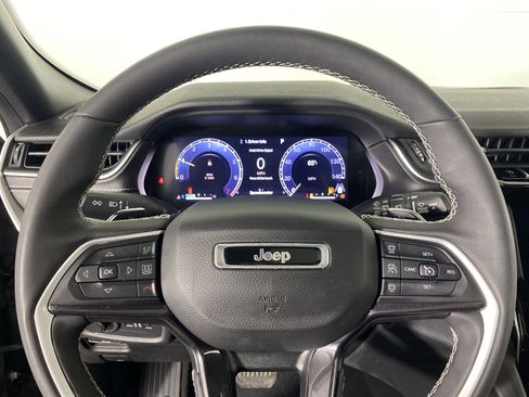 Used 2023 Jeep Grand Cherokee Altitude image 21