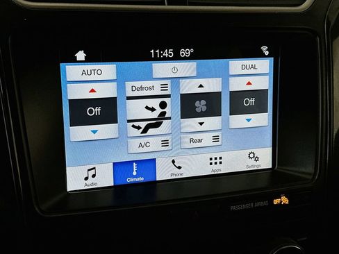 Used 2018 Ford Explorer XLT w/ Equipment Group 201A FWD image 18