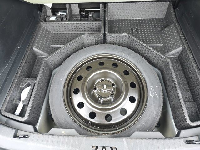 Used 2024 Ford Edge ST-Line w/ Class II Trailer Tow Package AWD/4WD image 25