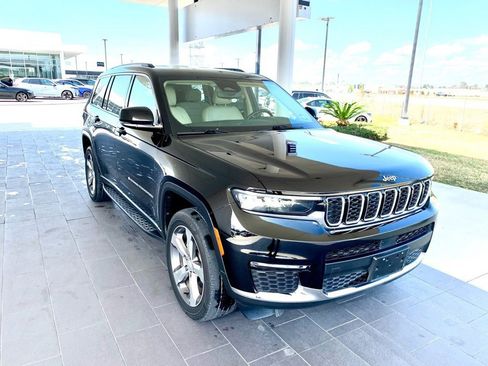 Used 2021 Jeep Grand Cherokee L Limited image 3