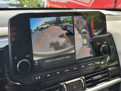 Used 2022 Nissan Pathfinder Platinum w/ Cargo Package FWD image 31