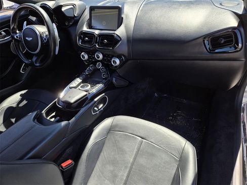 Used 2022 Aston Martin V8 Vantage Coupe image 22