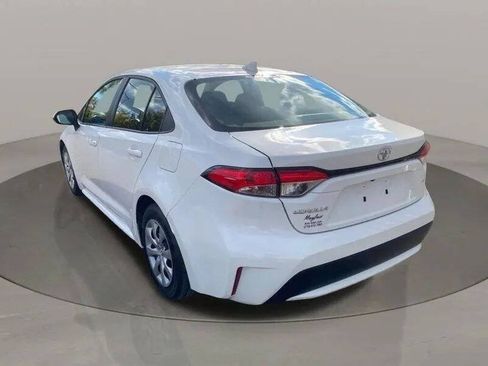 Used 2022 Toyota Corolla LE FWD image 4