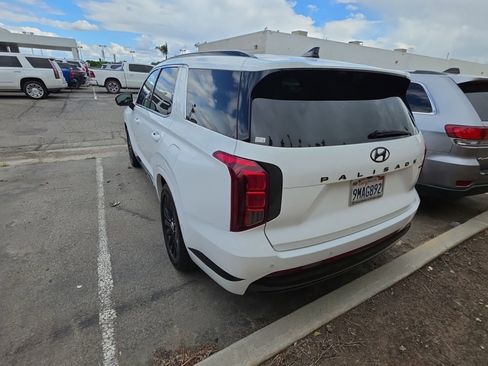 Used 2024 Hyundai Palisade Calligraphy image 4