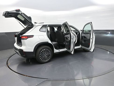 Used 2025 Volkswagen Tiguan S image 37