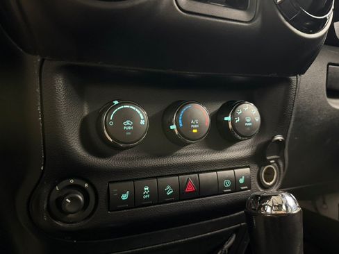Used 2015 Jeep Wrangler Unlimited Sahara AWD/4WD image 56