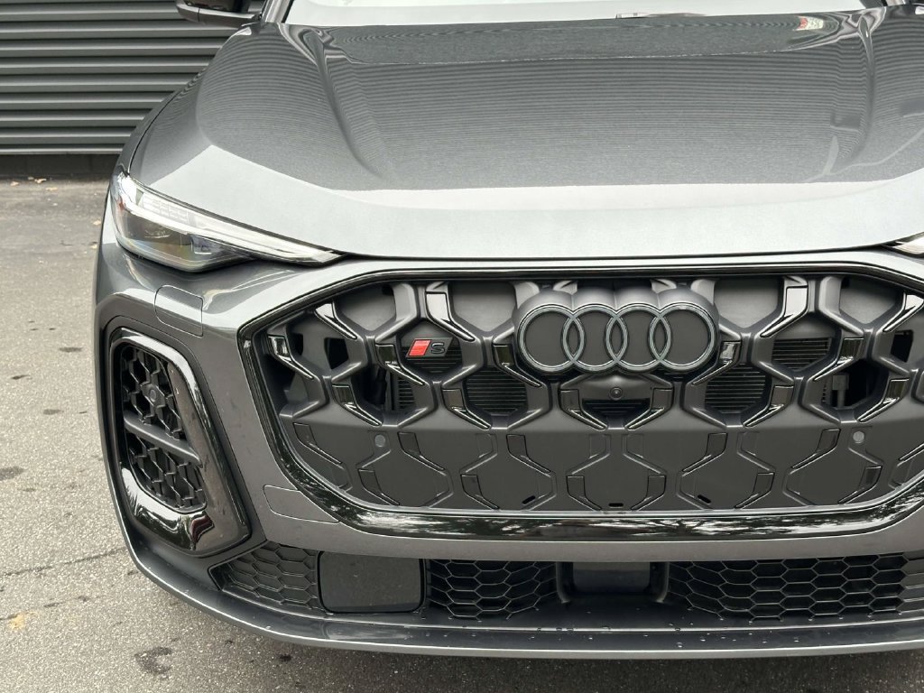 Used 2025 Audi SQ5 Prestige w/ Prestige Package AWD/4WD image 10