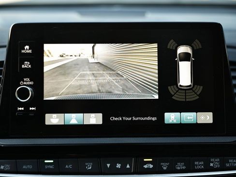 Used 2025 Honda Odyssey Touring image 39