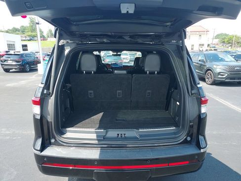 Used 2024 Lincoln Navigator Reserve AWD/4WD image 9