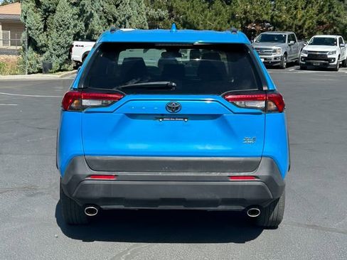 Used 2021 Toyota RAV4 XLE AWD/4WD image 5
