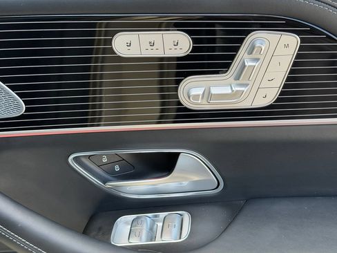 Used 2021 Mercedes-Benz Maybach GLS 600 4MATIC image 9