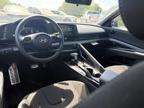 Certified 2025 Hyundai Elantra Sport FWD image 23